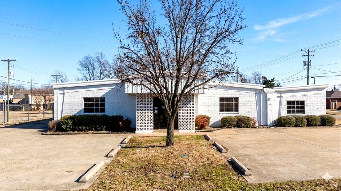 232 Commercial Street Garland warehouse
