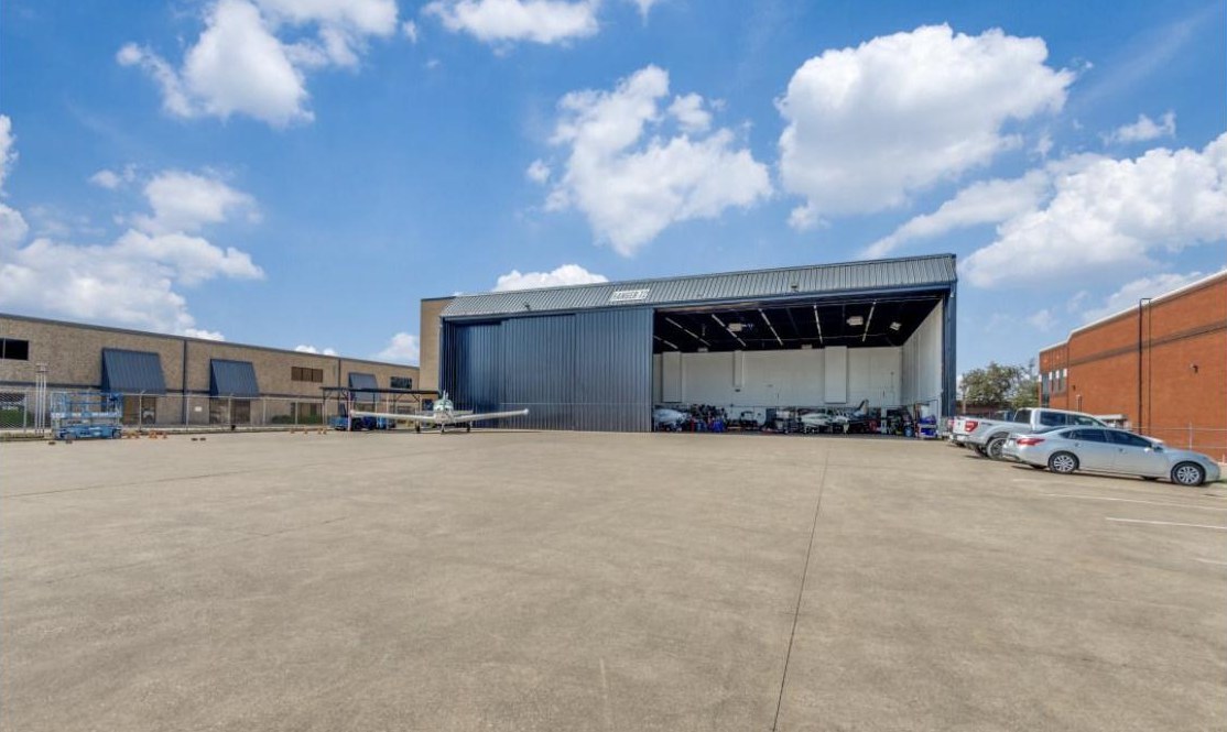 15800 Dooley Road, Addison, airplane hangar for sale or lease