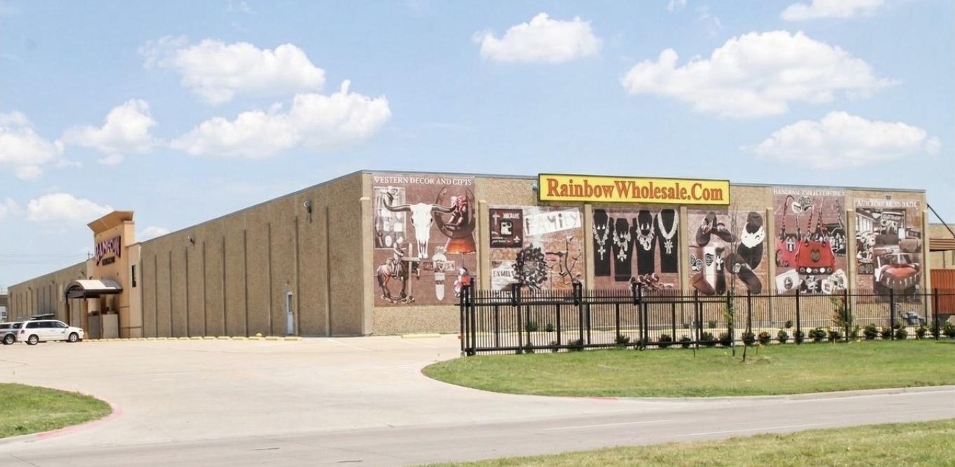 10700 Harry Hines Boulevard, Dallas, showroom and wholesale space for lease