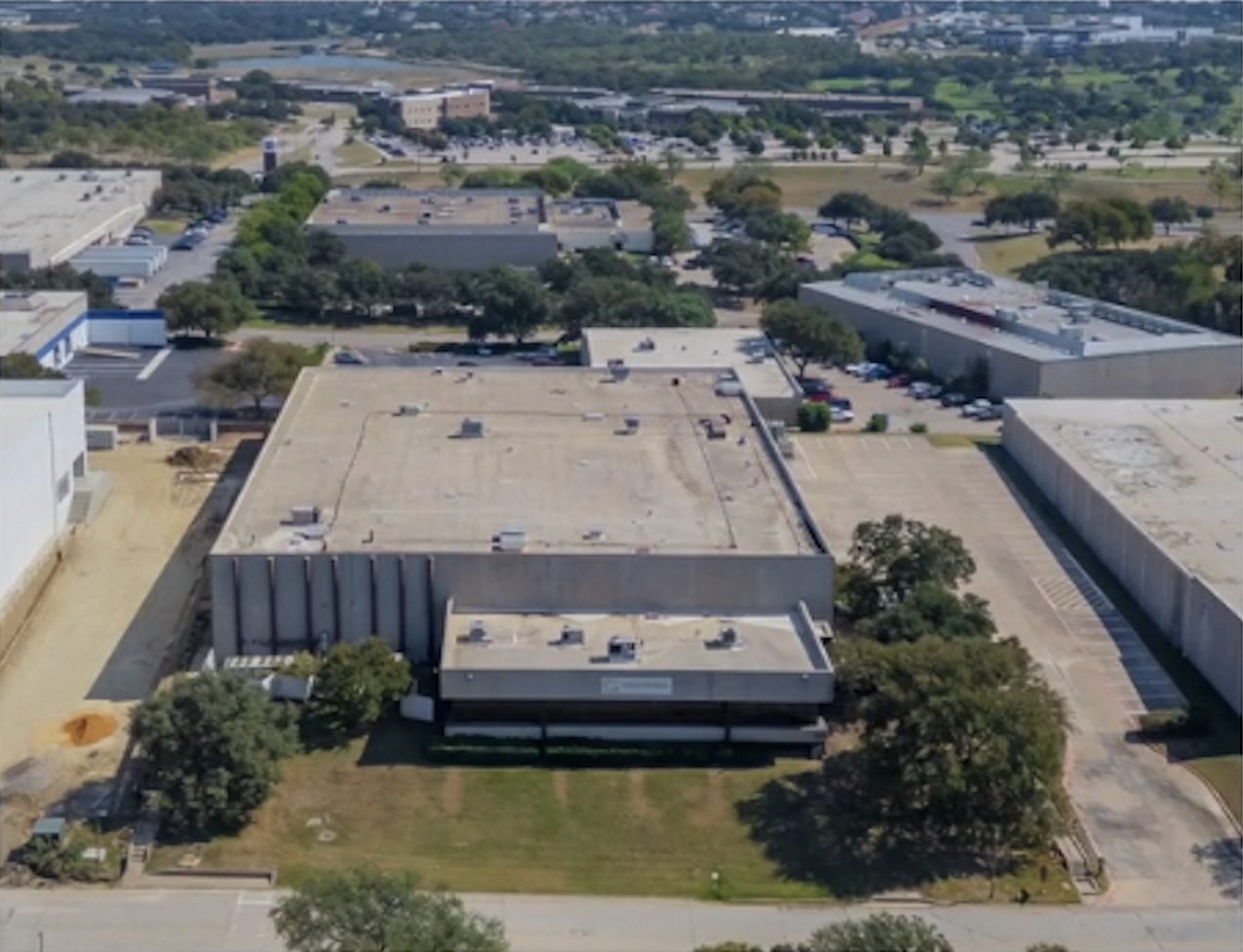 Aerial view of 1920 Hurd Drive, Irving, industrial building for sale or lease