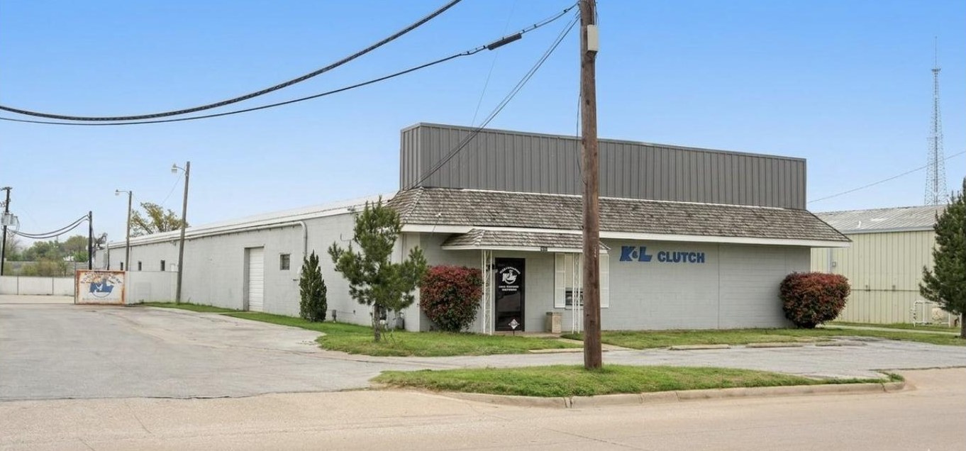 Light industrial building in the Raider Drive portfolio in Hurst