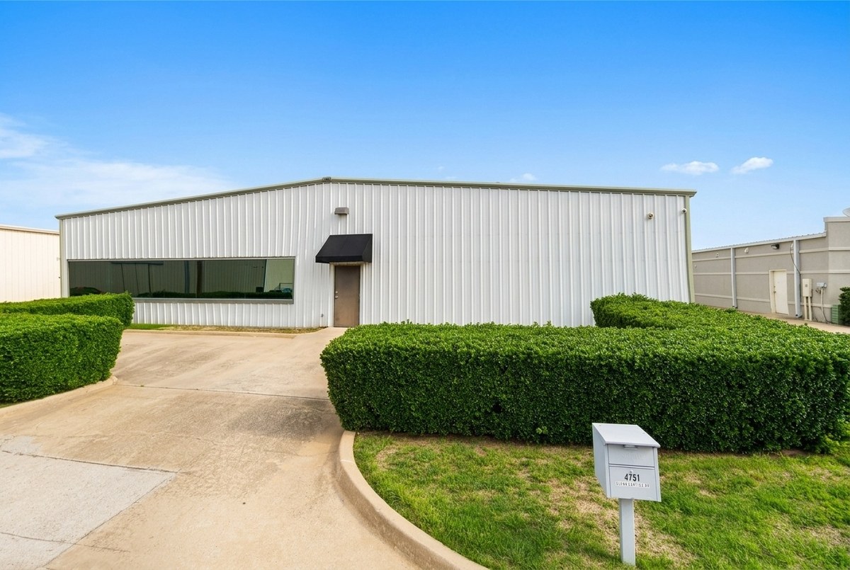4750 Ratliff Lane Addison office warehouse