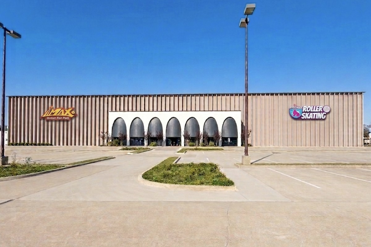 4355 LBJ Freeway, Farmers Branch — former Freed's Furniture showroom, now home to 11 Max Indoor Fun Park and Interskate Roller Skating
